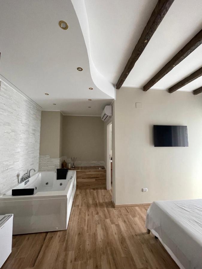 B&B New Paris & Suite Taranto Kültér fotó